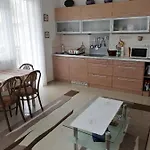 Apartment Goldal House *