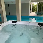 Goldal House