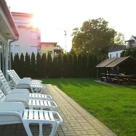 Апартаменты Goldal House