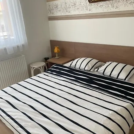 Lägenhet Goldal House *