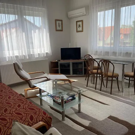 Apartment Goldal House *
