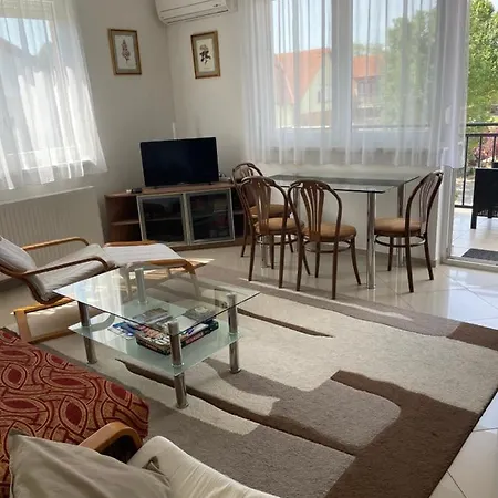 Goldál House Apartman *