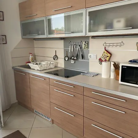 Goldal House *