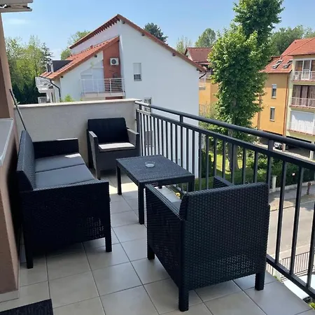 Goldal House * Siófok