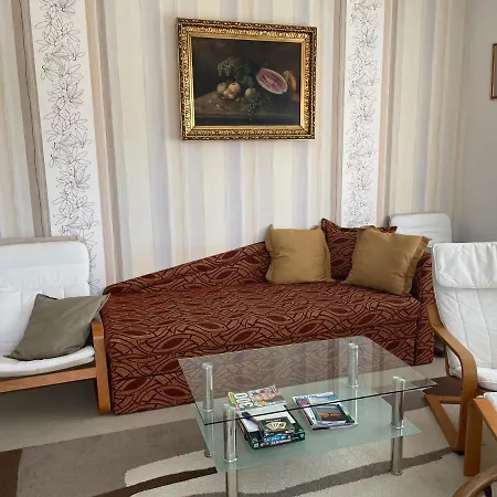 Goldal House Apartment *