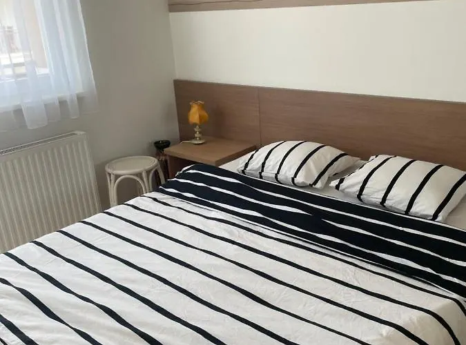 Апартаменты Goldal House *