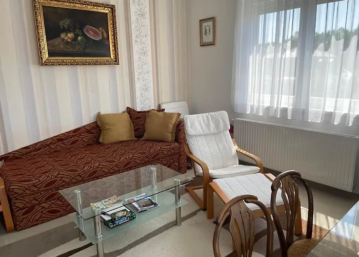 Goldal House Apartment *