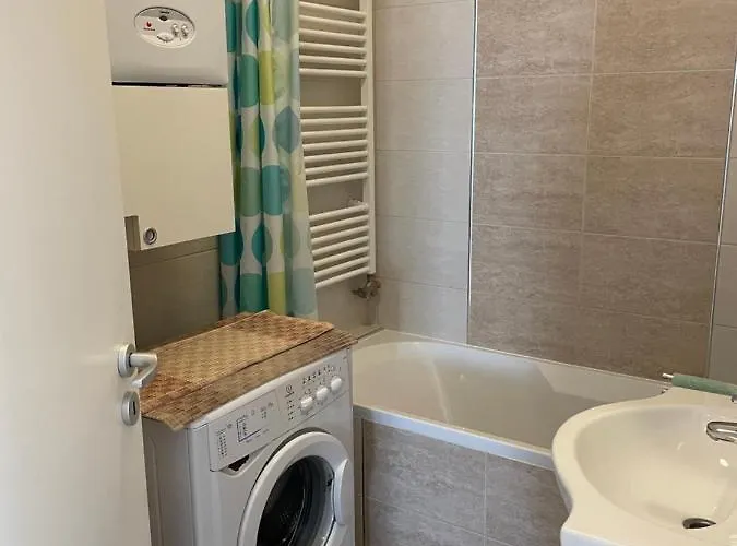 Апартаменты Goldal House *