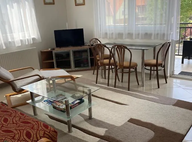 Goldal House Apartment *